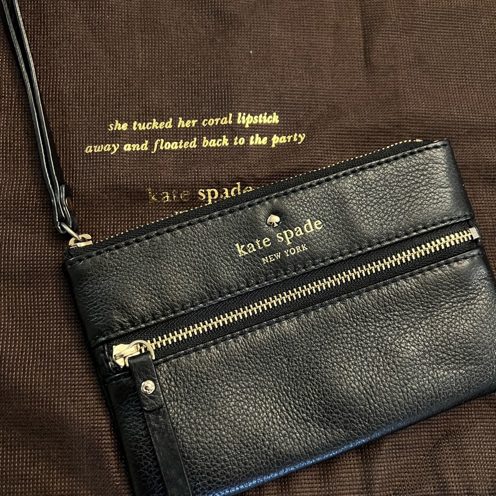 Kate Spade New York wristlet